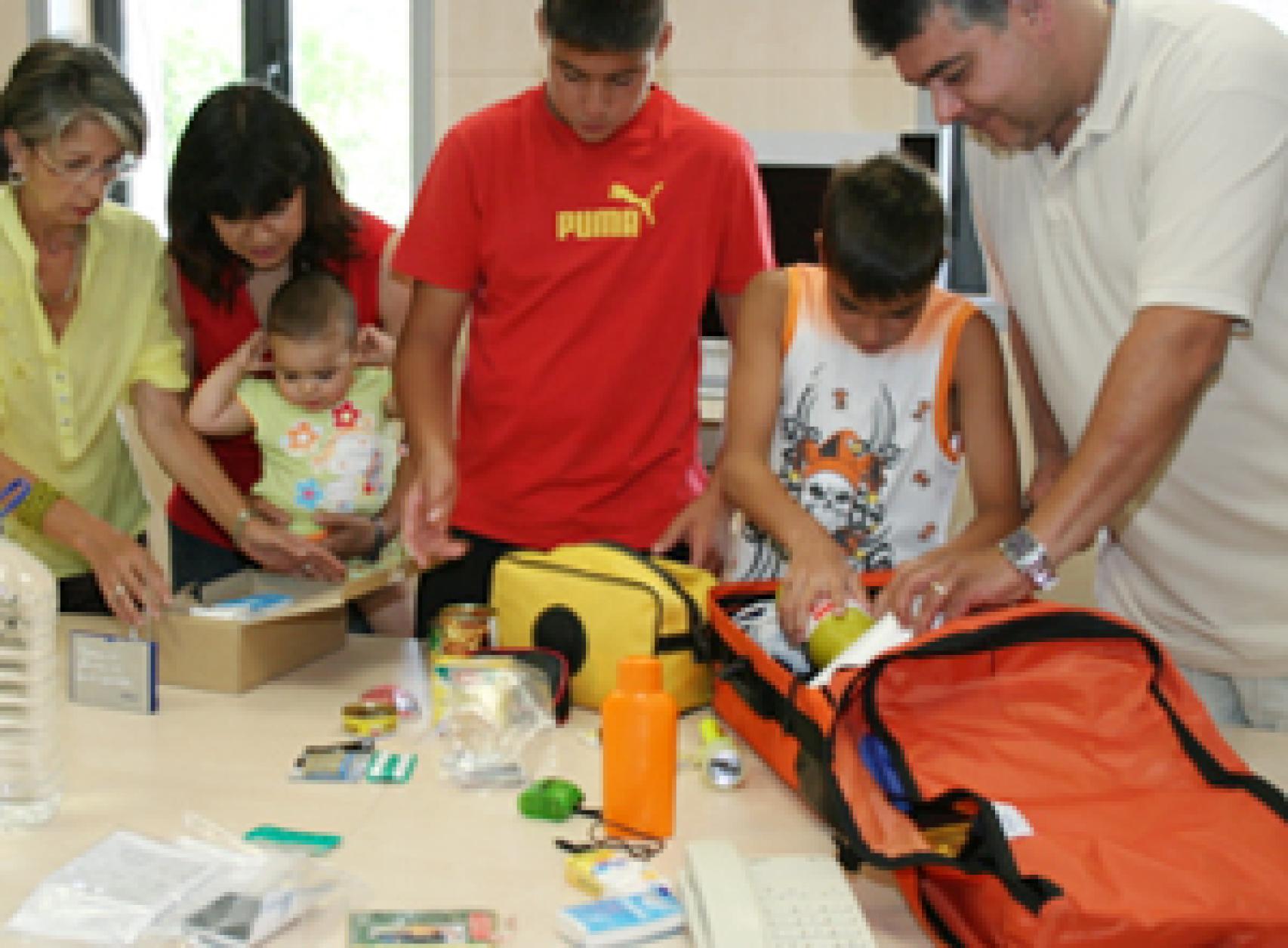 Así debemos preparar una mochila de emergencia.