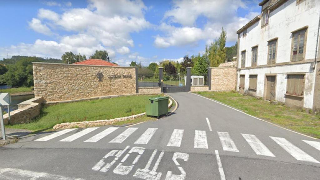 Entrada a las instalaciones de Galicia Textil, en Neda.