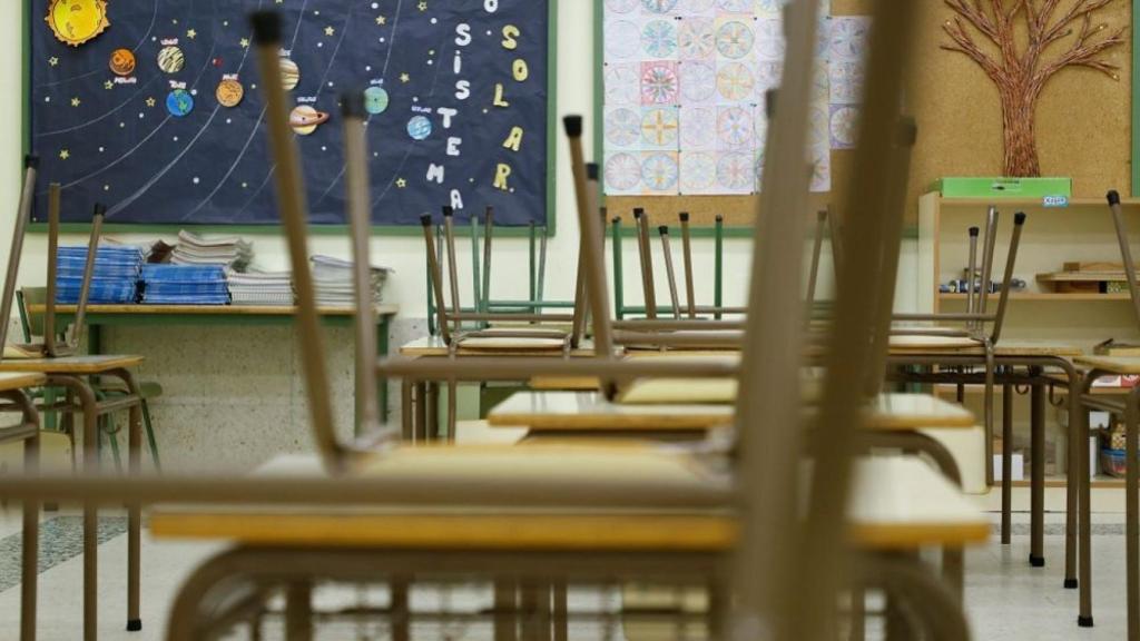 Una clase vacía en La Línea de la Concepción.