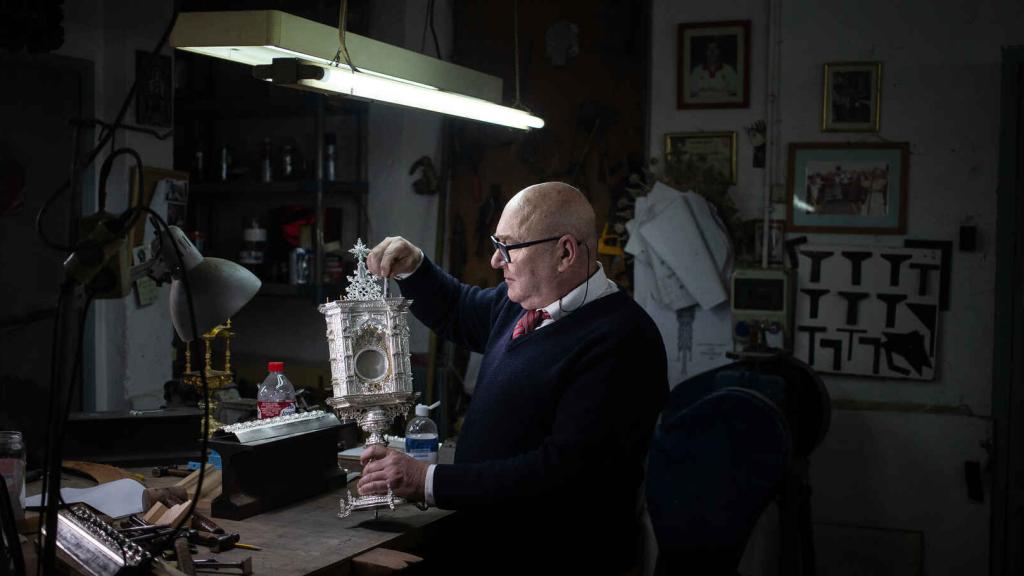 El orfebre Pepe Delgado.