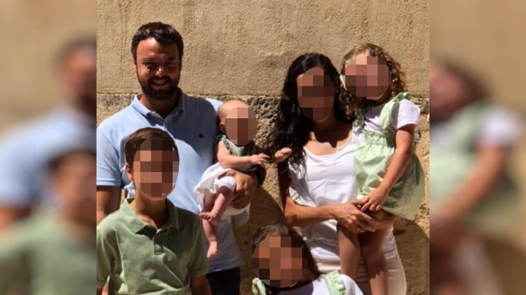 El fallecido David Santos Muñoz y su familia.