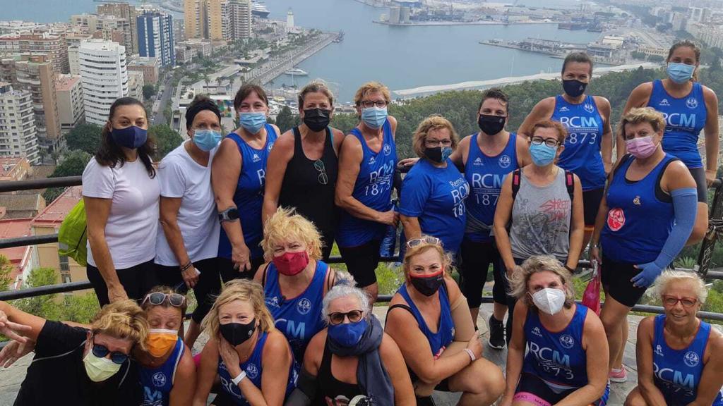 El equipo de Dragon Boat en el mirador de Gibralfaro