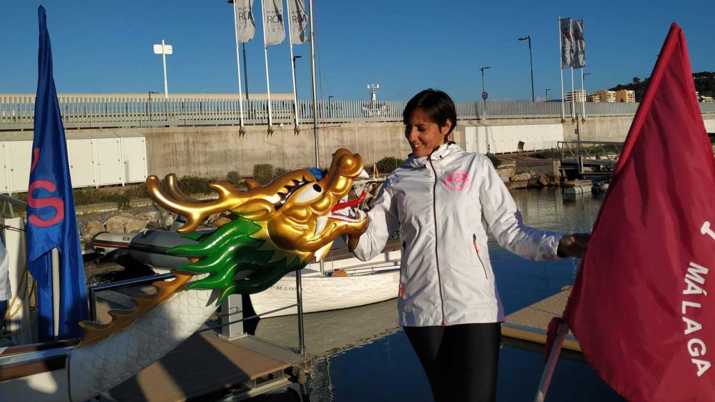 Susana con la nueva embarcación