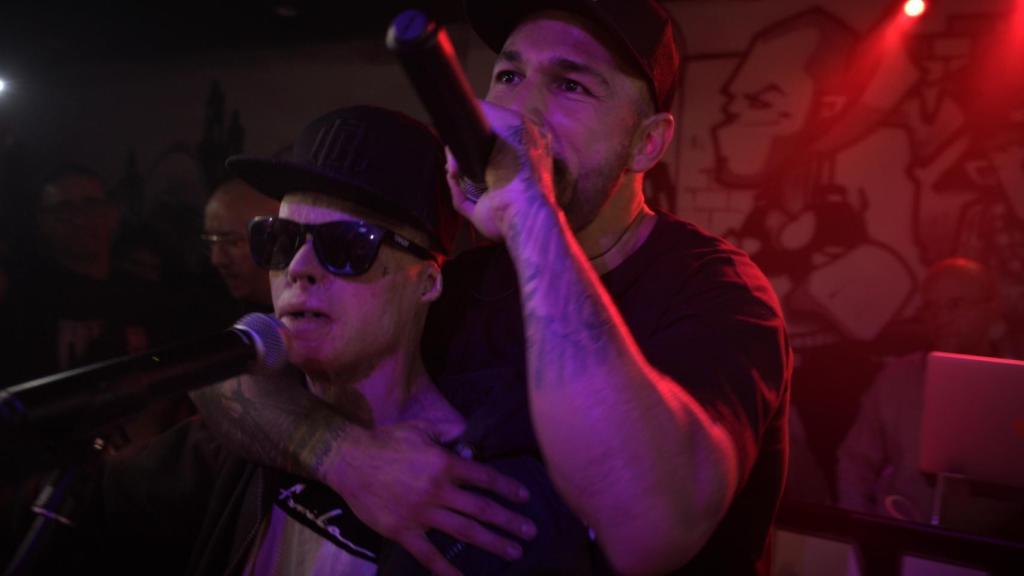 Aleixo compone canciones de hip hop y ha participado en varios conciertos.