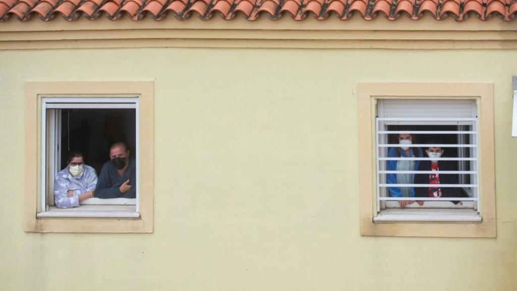 Consuelo y su marido, Francisco, contagiados, viven sin contacto directo con sus hijos desde el pasado viernes.