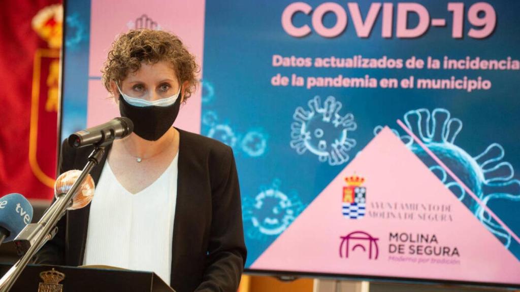 La alcaldesa socialista de Molina de Segura, Esther Clavero, durante una rueda de prensa, en Murcia, a 21 de enero de 2021. Foto: Edu Botella - Europa Press