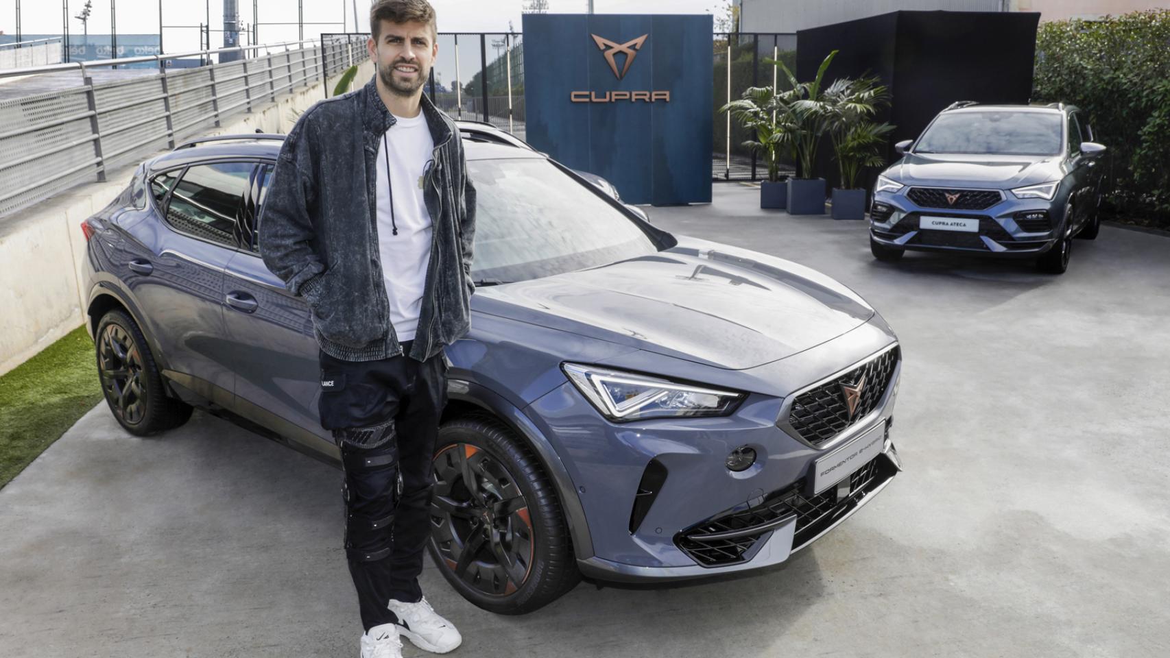 Gerard Piqué junto al Cupra Formentor, el SUV deportivo de la marca de Seat.