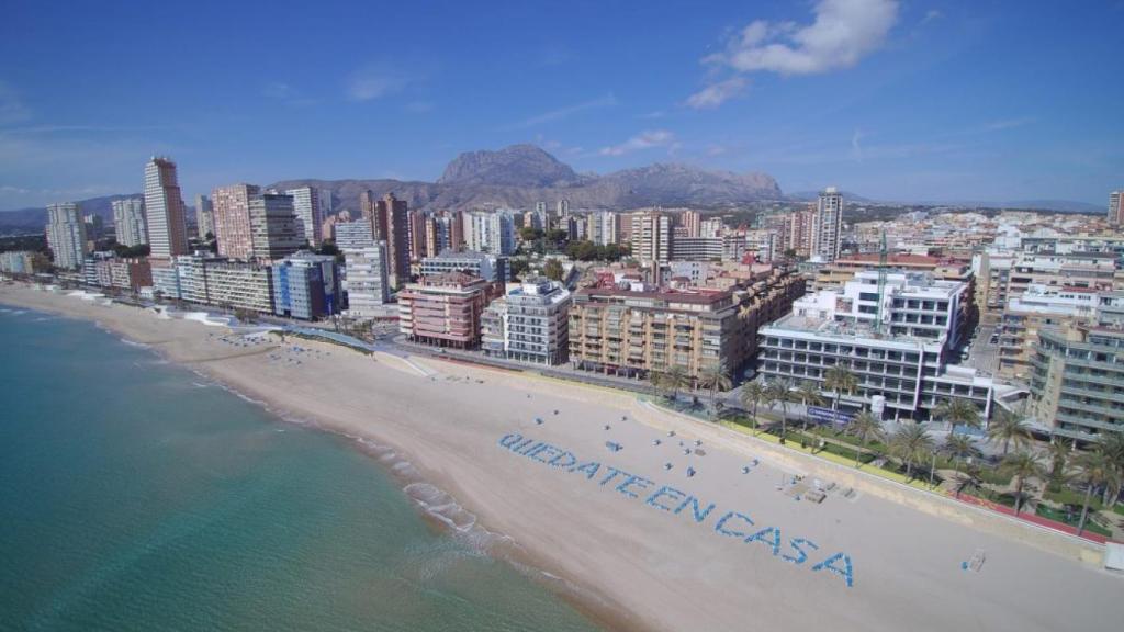 Campaña de 'Visit Benidorm' durante la primera ola de la pandemia. EE