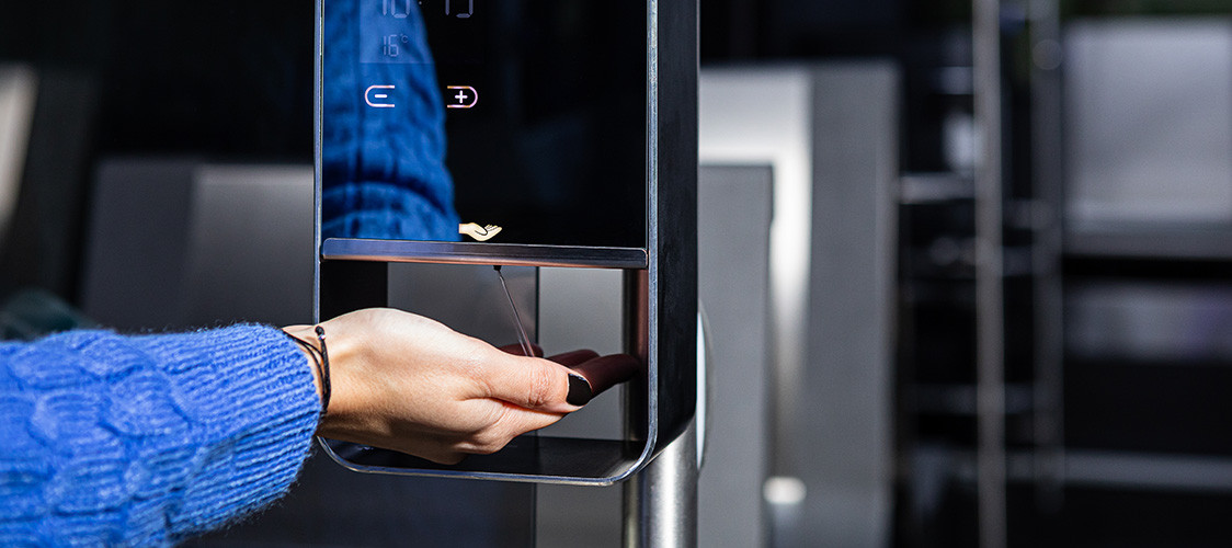 Dispensador automático de hidrogel en los autobuses Nelec