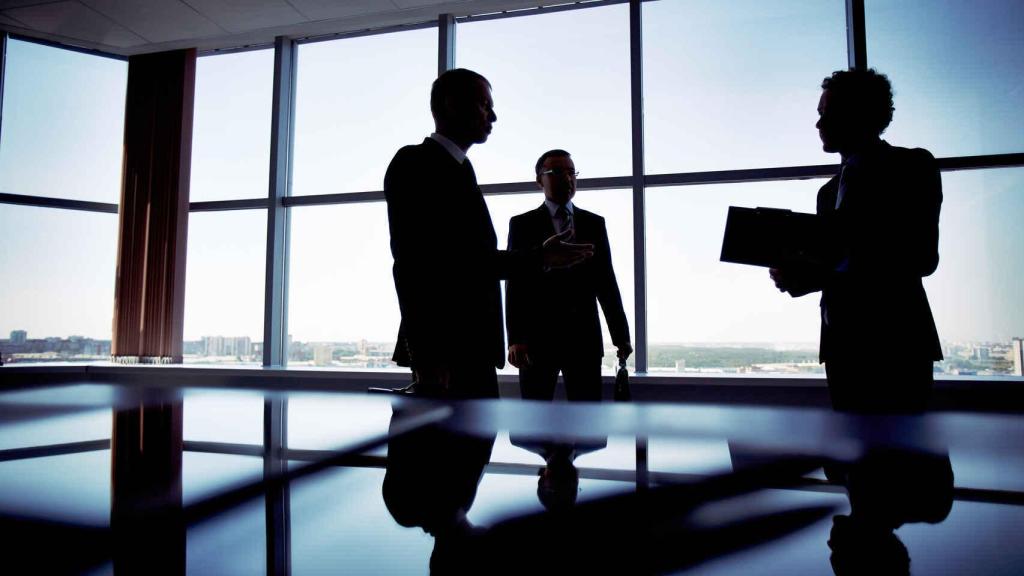 Un grupo de trabjadores en una empresa.