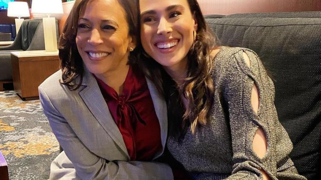 Kamala Harris con su sobrina Meena.