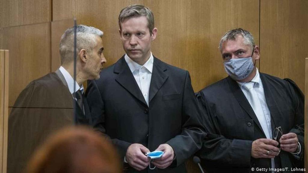 En el centro, Stephan Ernst, el neonazi que ha confesado el asesinato del político  Walter Lübcke. Efe