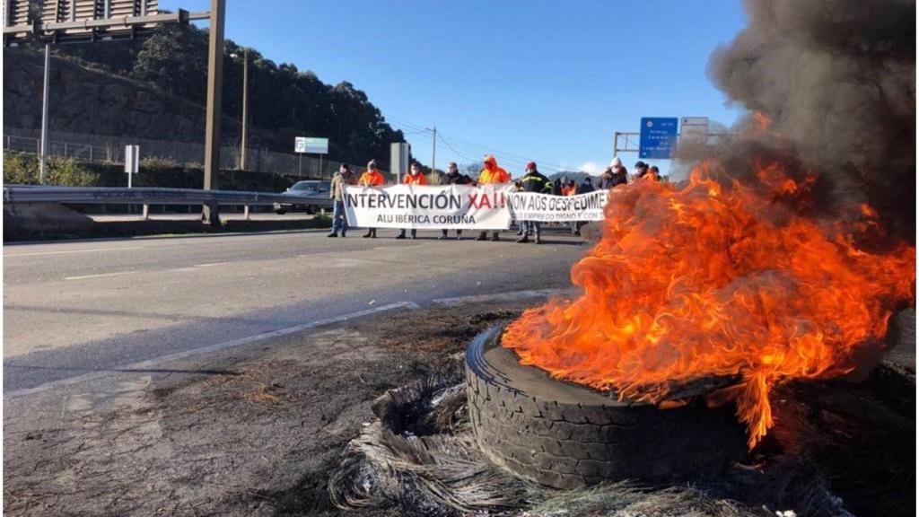 Trabajadores de Alu Ibérica en una movilización.