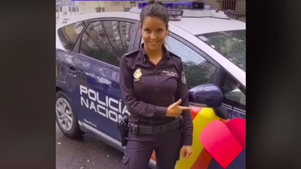 Captura del primer vídeo de la Policía Nacional en TikTok.