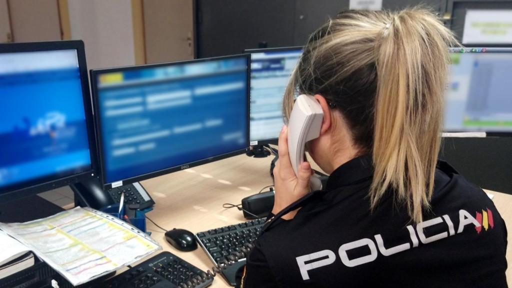 Los agentes reciben una media de 30 casos al año de suicidios anunciados en redes sociales.