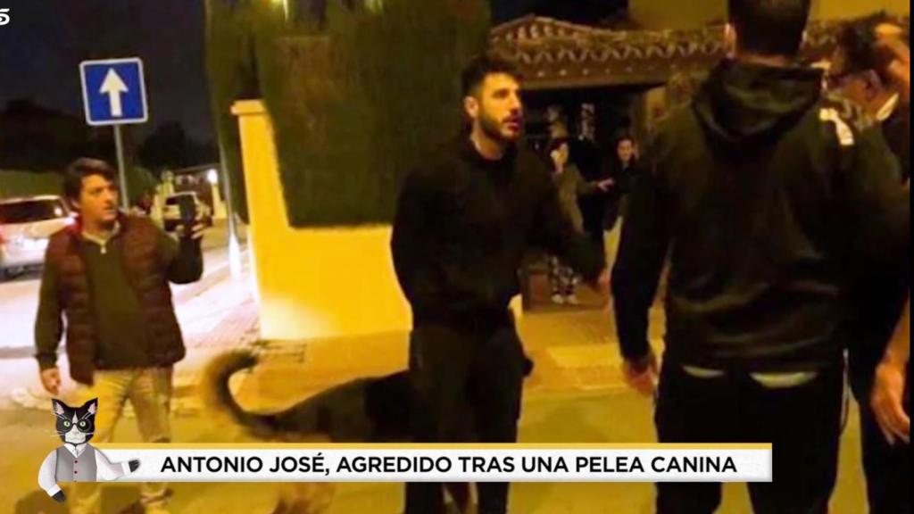 Antonio José acabó ensangrentado tras la trifulca.