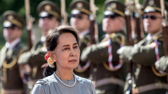 Aung San Suu Kyi, premio Nobel de la Paz, durante una visita a la República Checa.