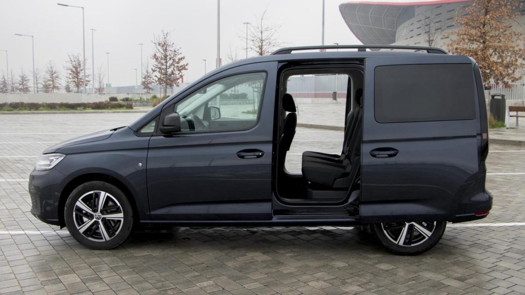 Las puertas laterales correderas son uno de los puntos fuertes del Caddy.