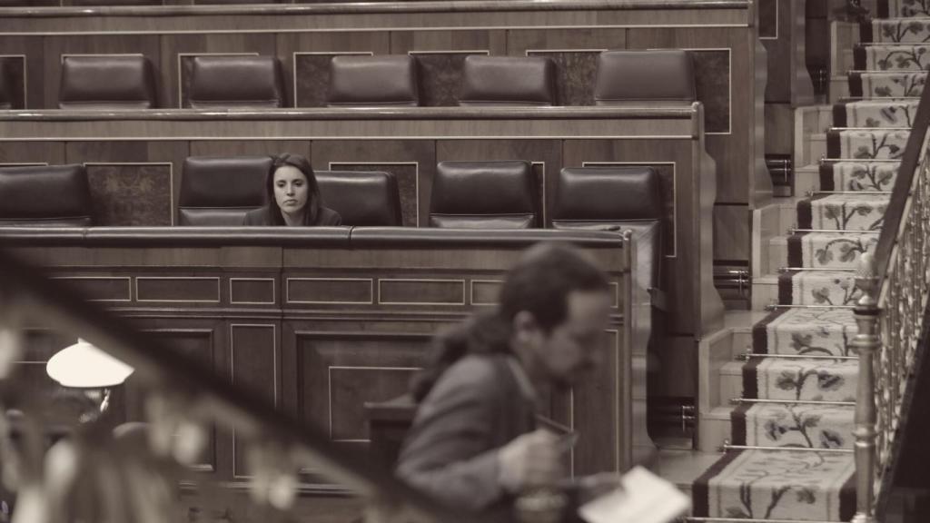 La ministra de Igualdad, Irene Montero, y el vicepresidente, Pablo Iglesias, en el Congreso.