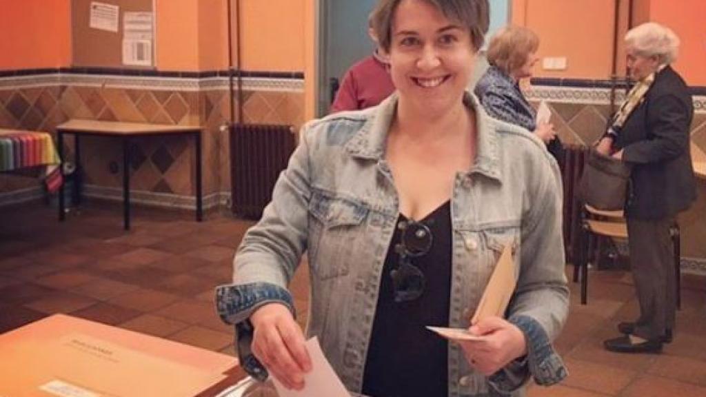 Arévalo en una imagen que compartió en su Instagram votando en unos comicios.