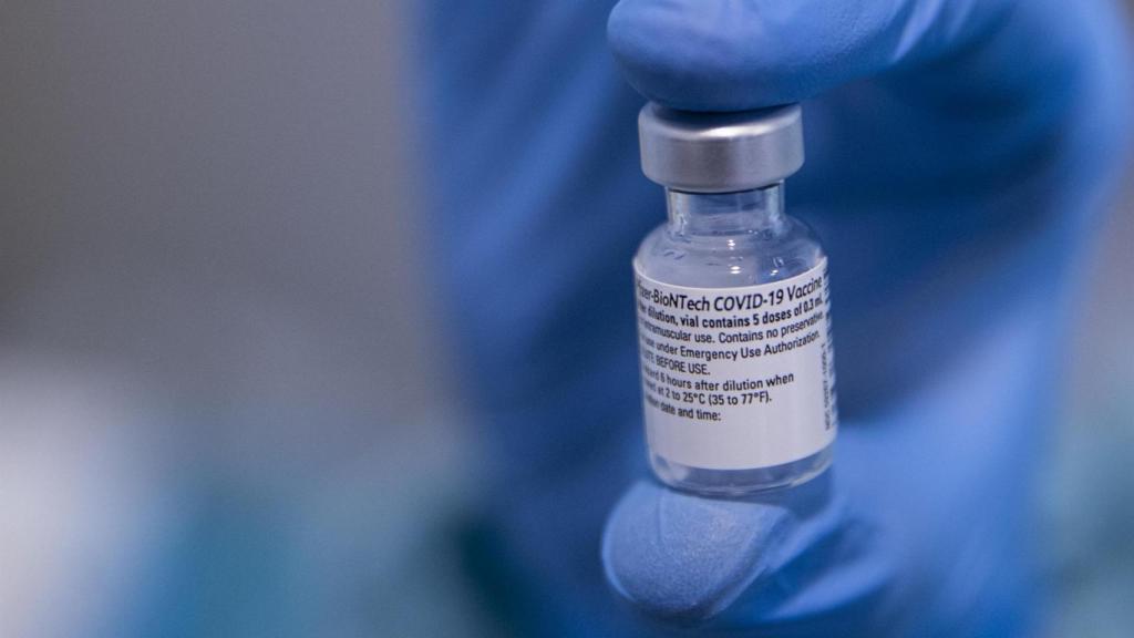 Vial de la vacuna de Pfizer / BioNtech contra la Covid-19.