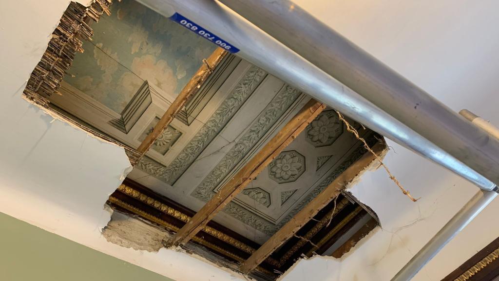 Parte del techo descubierto en el Palacio de Boadilla.