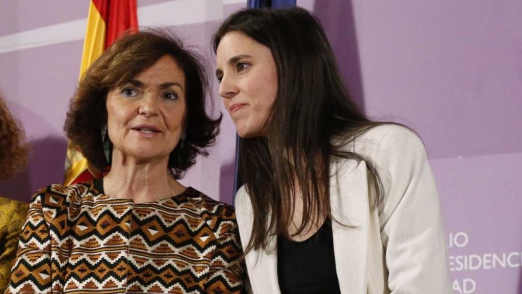 La ministra de Igualdad, Irene Montero, junto a Carmen Calvo y Meritxell Batet.