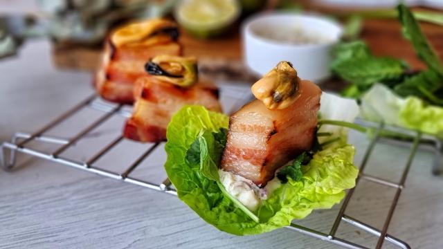 Ssäm de panceta con mejillones al estilo StreetXO