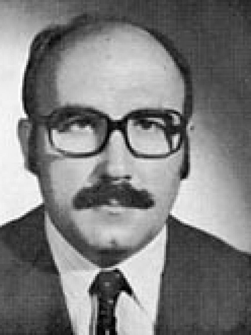 Foto de carné de diputado correspondiente a Emérito Bono Martínez.