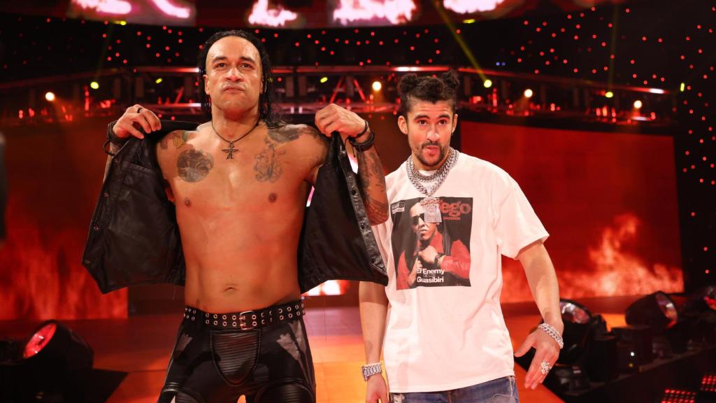 Bad Bunny, junto a Damian Priest