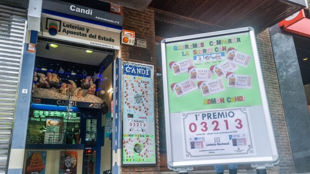 Imagen de la administración de lotería que repartió el premio.