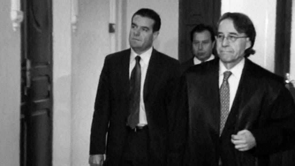 Ismael Álvarez, a su llegada al juicio, con su abogado.