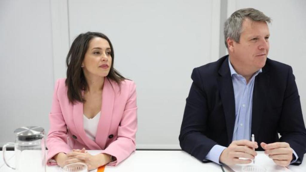 Inés Arrimadas y Carlos Cuadrado -vicesecretario de Ciudadanos- durante una Ejecutiva del partido.