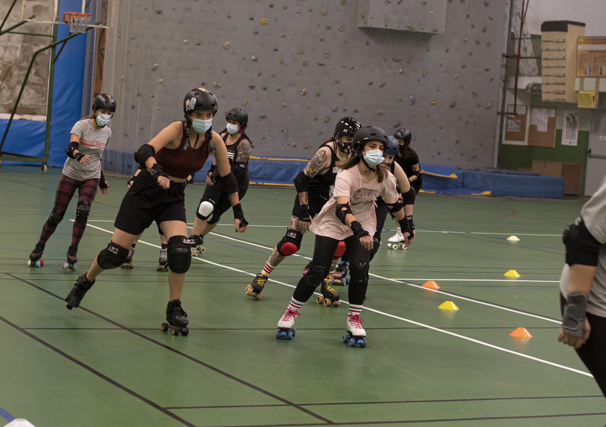 Jugadoras de As Brigantias practican Roller Derby (Cedida – Alberto Fernández Iglesias).