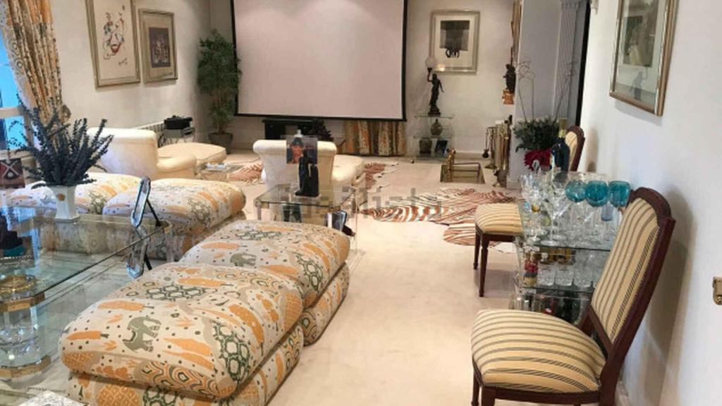 Imagen del interior de la casa de Leticia donde se organizó la fiesta ilegal.