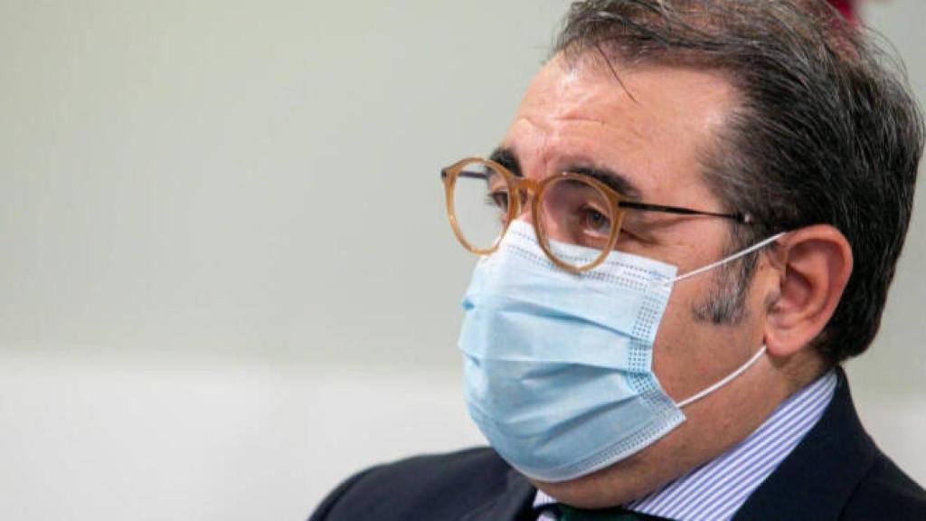 Jesús Fernández Sanz, consejero de Sanidad de Castilla-La Mancha, este jueves en comparecencia de prensa