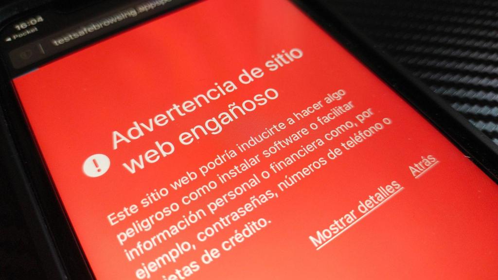 Advertencia de sitio web engañoso en un iPhone con Safari