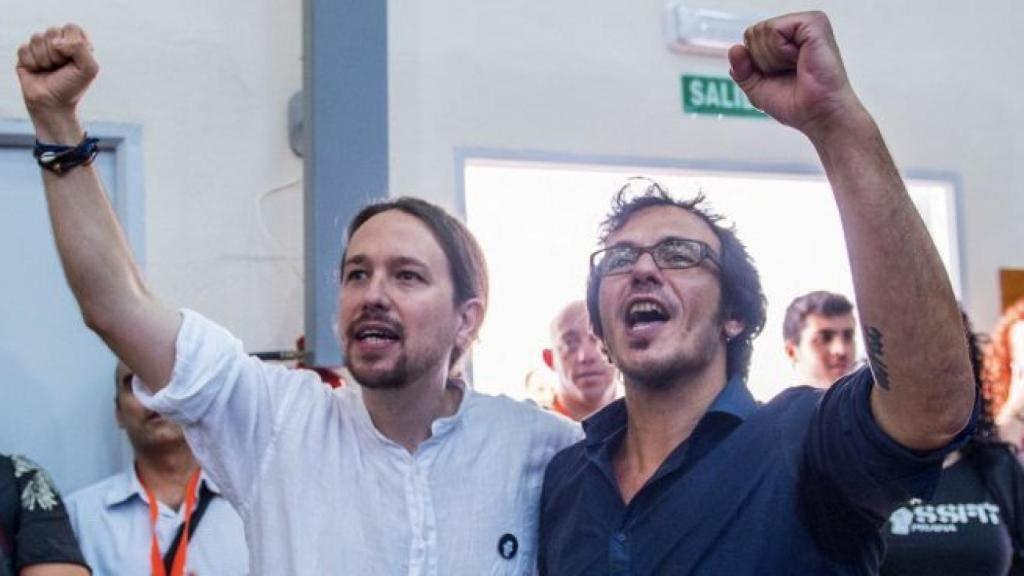 El líder de Podemos, Pablo Iglesias, y el alcalde de Cádiz, José María González 'Kichi', en una imagen de archivo. Efe