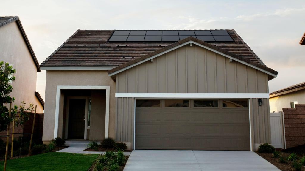 Placas solares sobre un tejado
