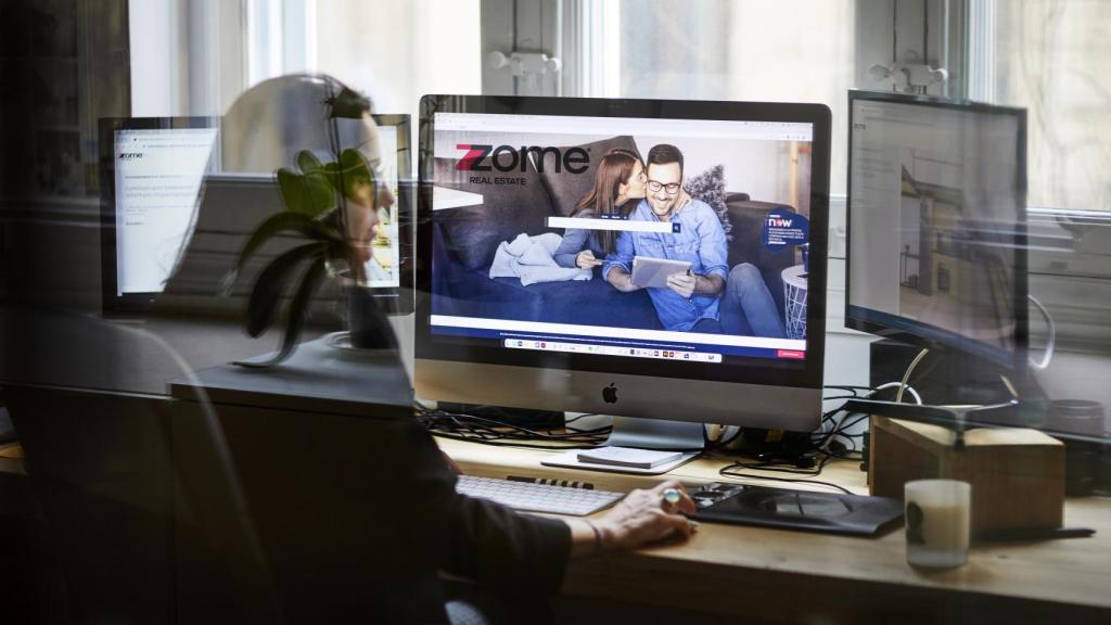 Gemma Puxeu, trabajando en Zome.