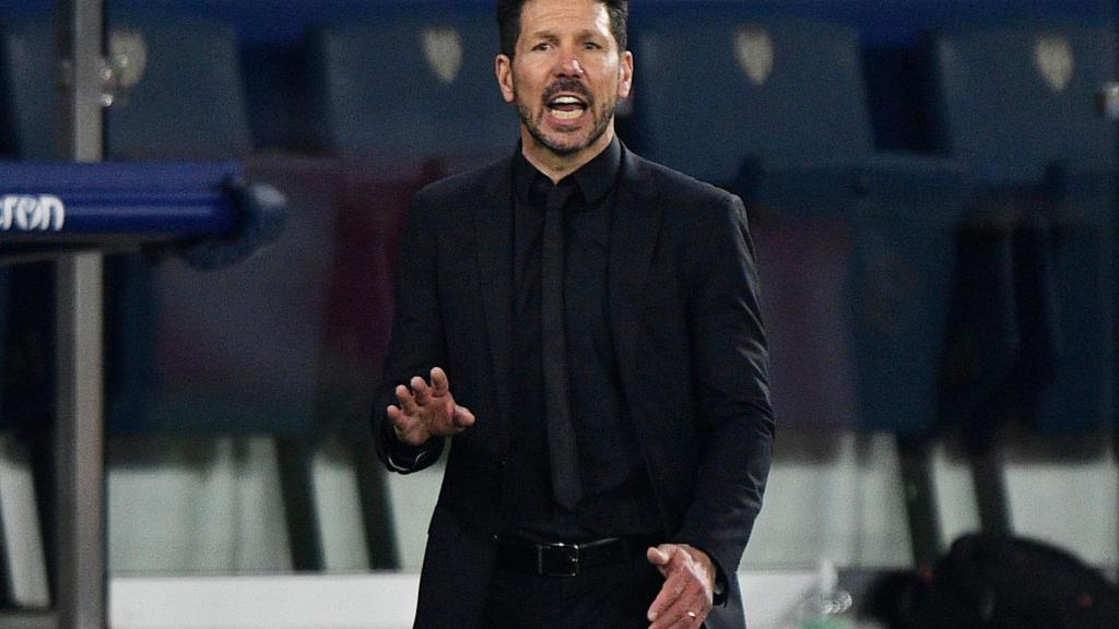 El 'Cholo' Simeone, en la banda del Ciudad de Valencia