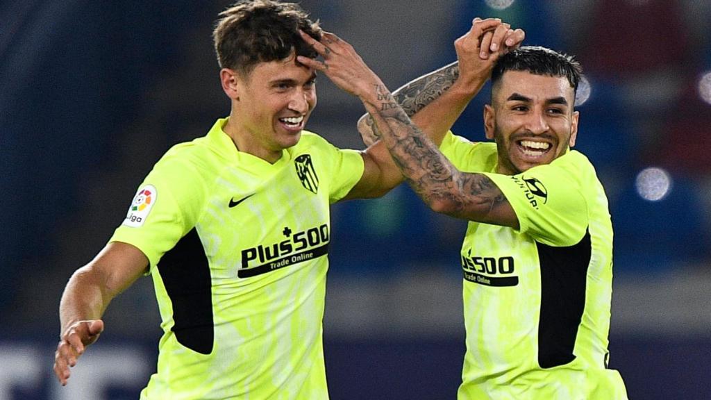 Correa felicita a Marcos Llorente por su gol al Levante