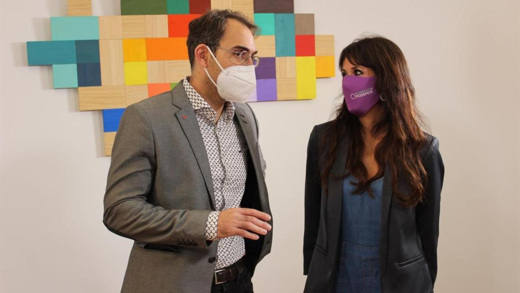 Los dirigentes de IU y Podemos en Andalucía, Toni Valero y Martina Velarde.