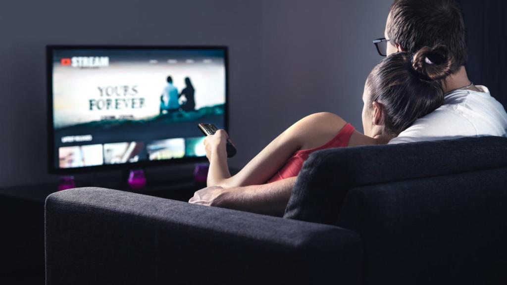 Descubre la ropa con impresión gráfica de tus series y películas favoritas