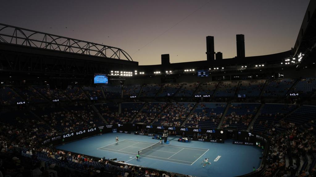 La Rod Laver repleta de gente durante una de las semifinales del Open de Australia