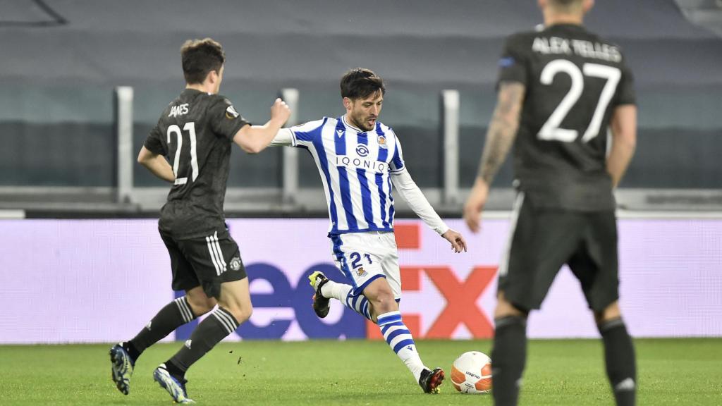 David Silva intentando lanzar a portería en un partido de la Real Sociedad