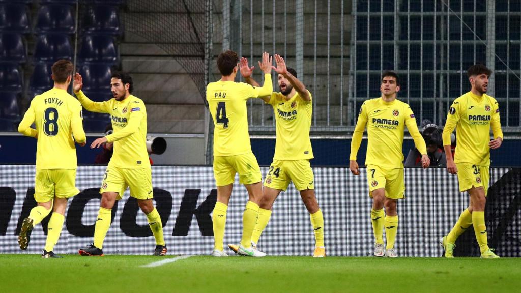 Los jugadores del Villarreal celebran un gol