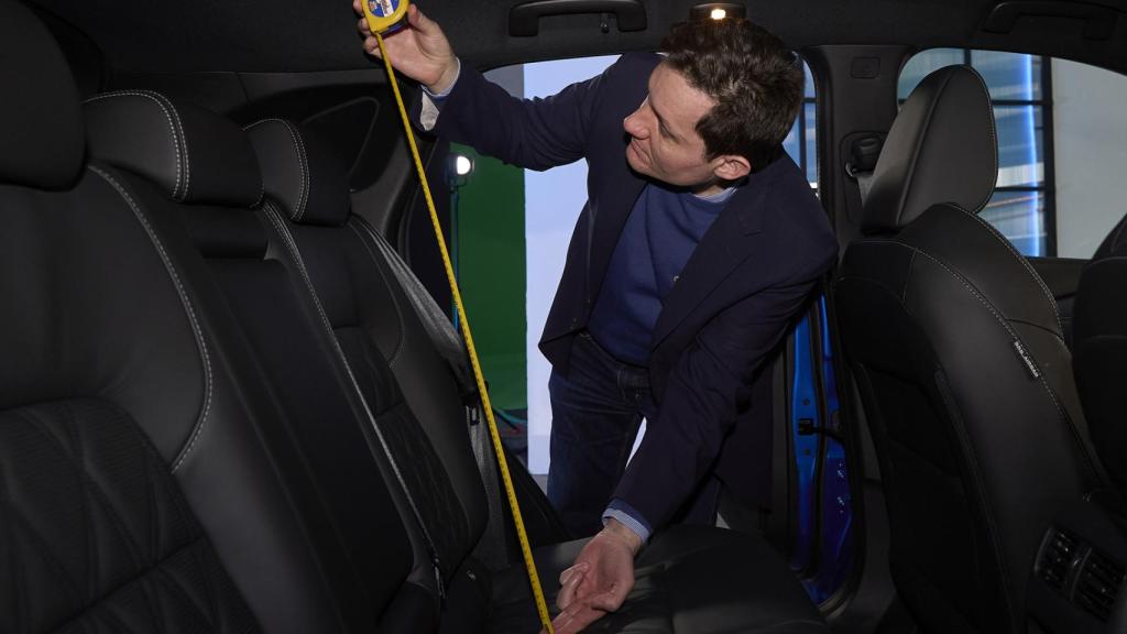 La batalla ha crecido en 2 centímetros lo que mejora el espacio para las rodillas.