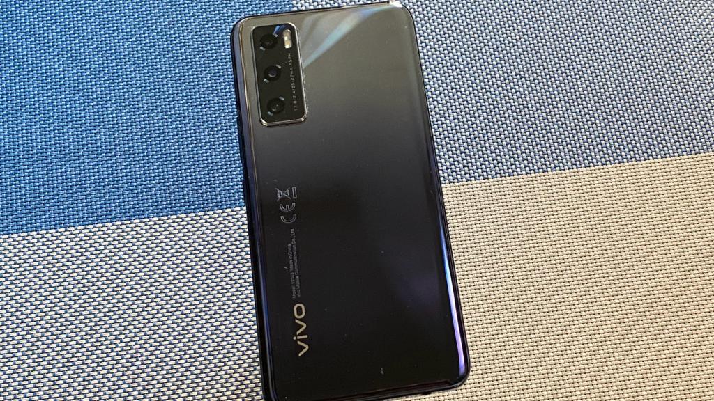 El Vivo Y70 es un móvil de gama media muy interesante