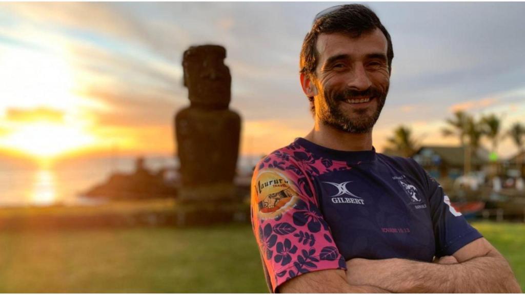 El coruñés Juan Carlos Souto en la Isla de Pascua.